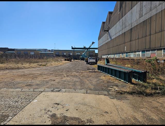 4,142M² FACTORY TO LET IN DUNCANVILLE